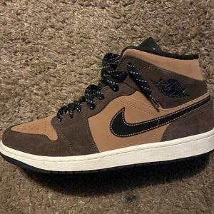 2021 Air jordan Mid SE’ Dark Chocolate